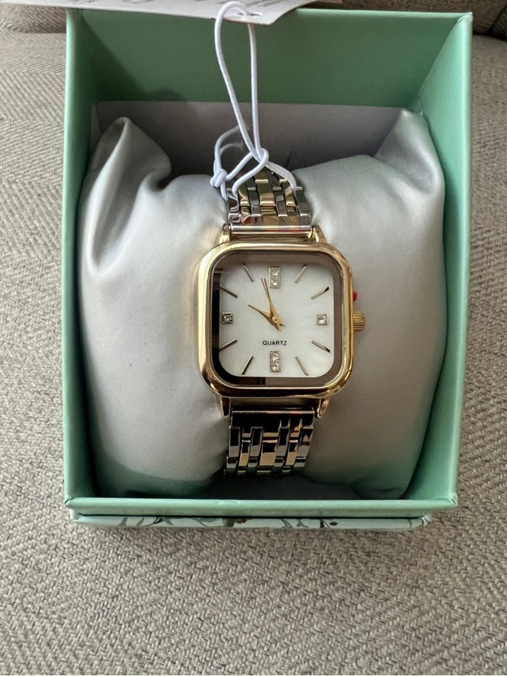 Two toned quartz watch